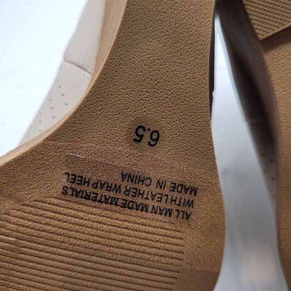 Dolce Vita Womens Booties Gerdy Beige Vegan Leather Ankle Wedge Neutral Size 6.5 - Picture 7 of 9